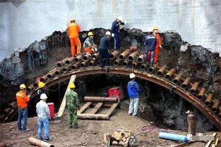 大庆隧道钢花管支护案例
